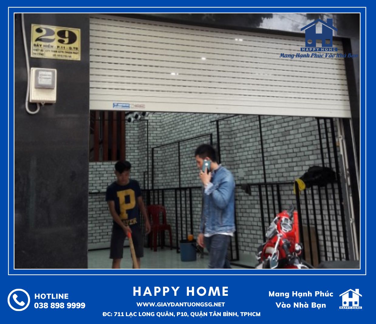 Đội ngũ Happy Home thi công giấy dán tường đẹp cho khách hàng