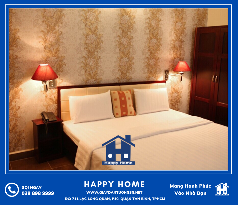 Hình ảnh thực tế thi công giấy dán tường phòng ngủ tại khách sạn SaSa quận 1 TPHCM